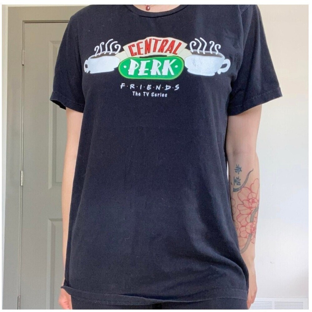 Friends Central Perk T-shirt Tee black pull over crew neck New York SZ Lf